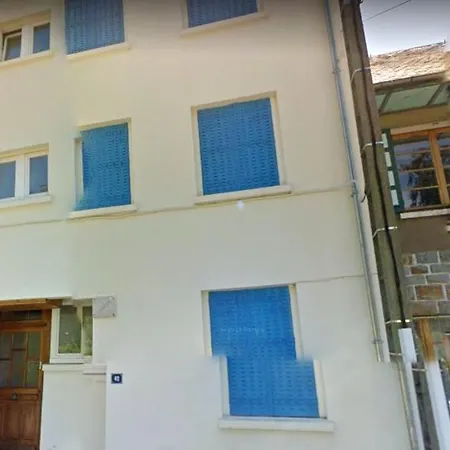 D'une Avec Vue Sur La Ville Jardin Clos Et Wifi A *